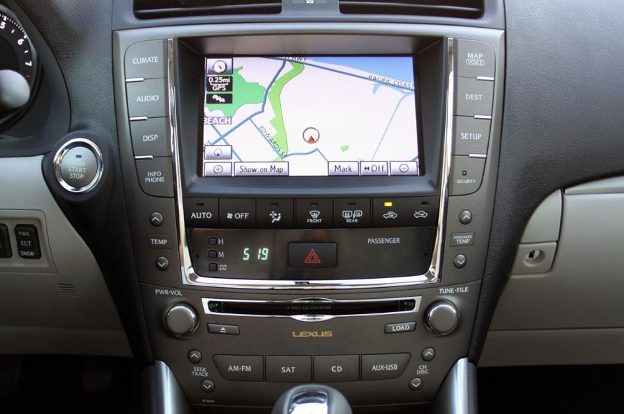  Lexus IS250 AWD 2011 года  (фото 18 из 43)
